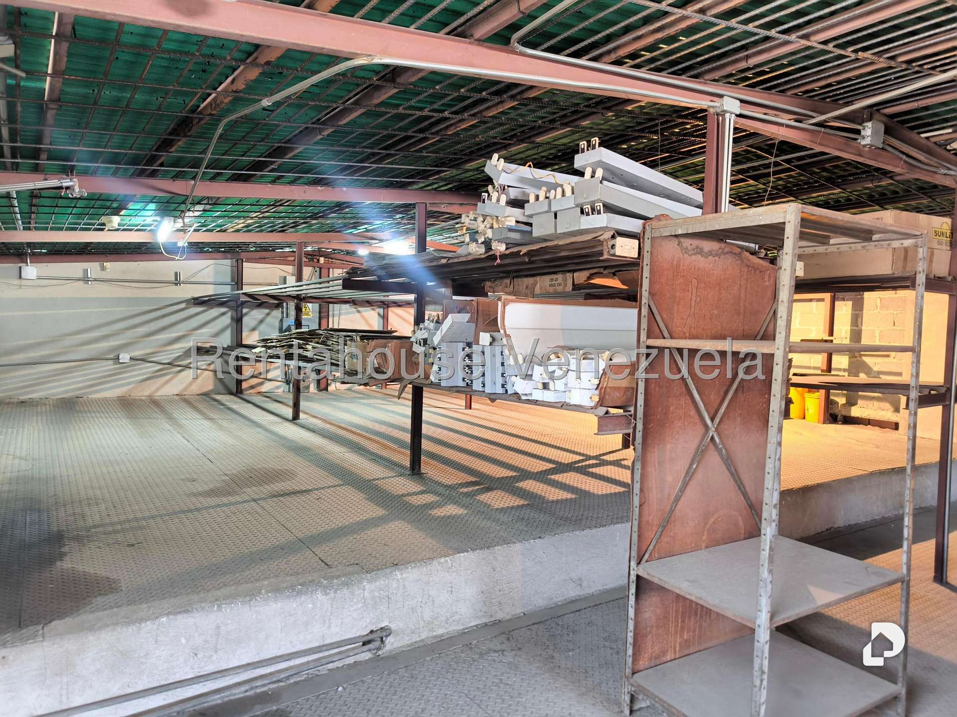 Local comercial en Chapellín, Caracas – 24