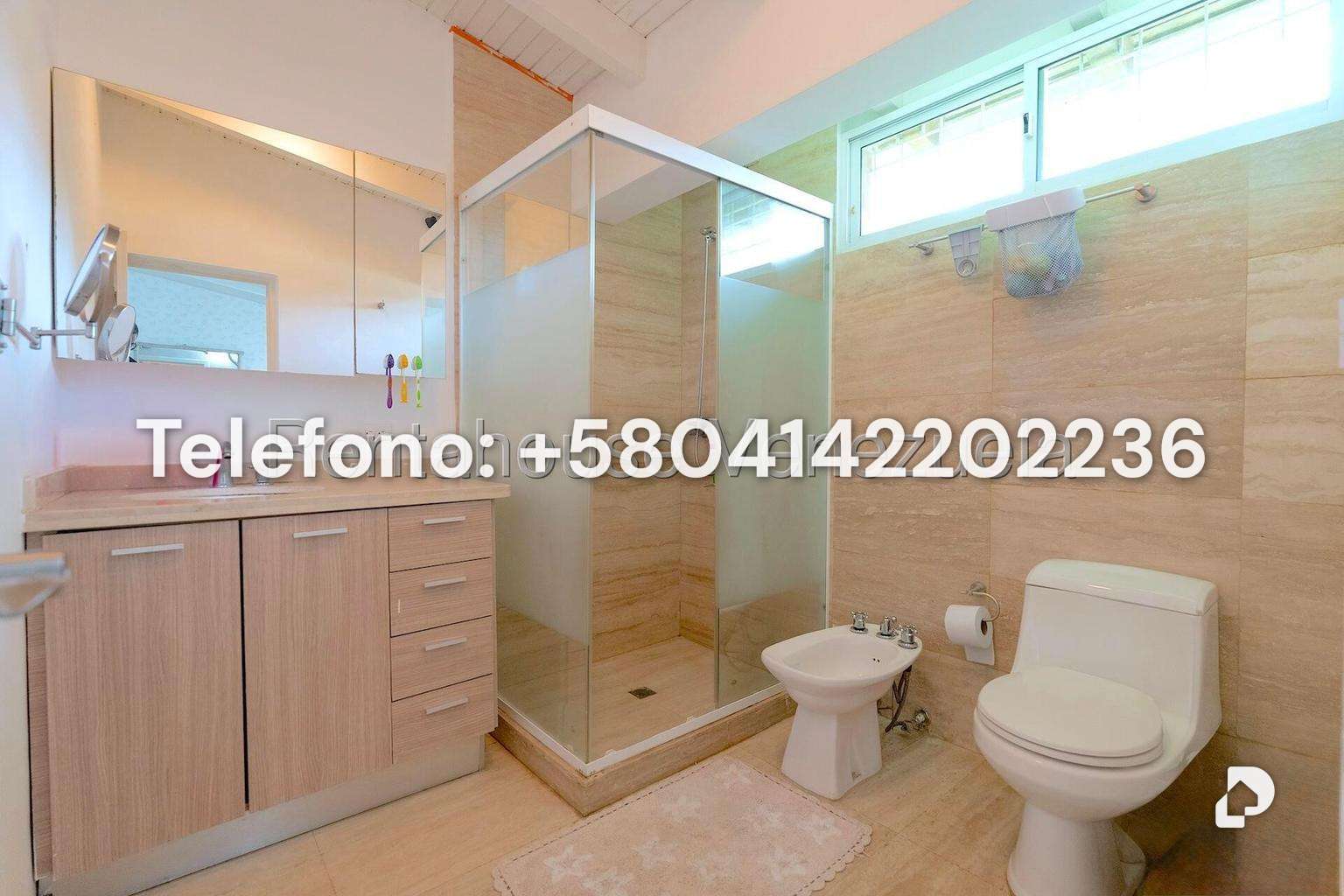 House in La Lagunita Country Club, Caracas – 36