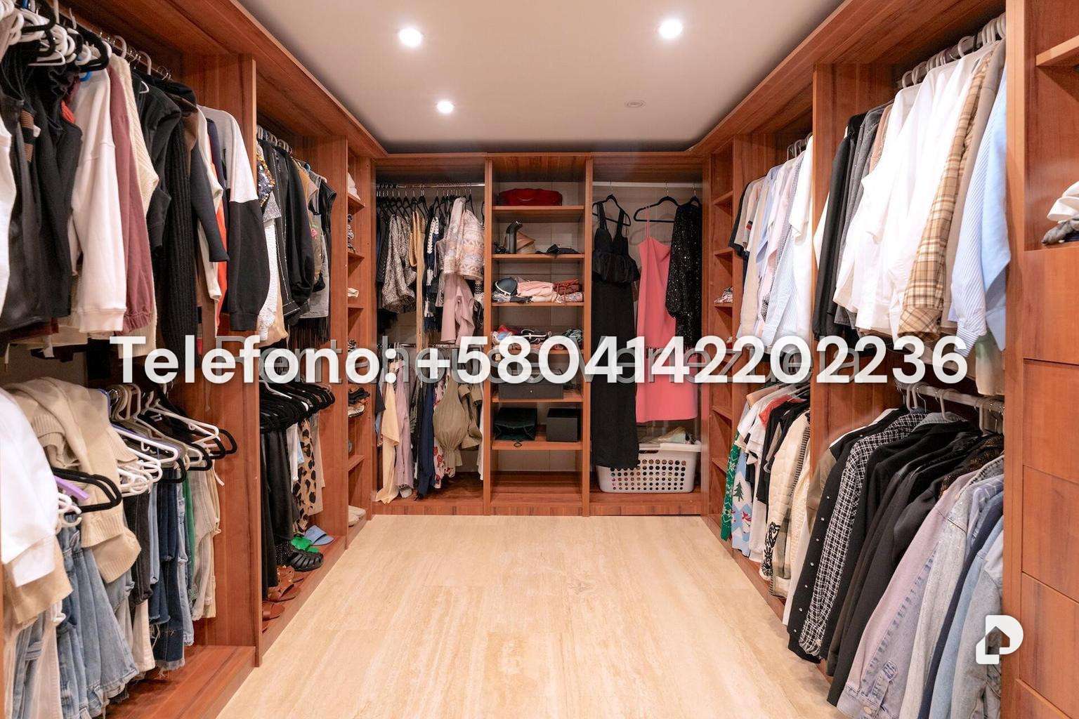House in La Lagunita Country Club, Caracas – 30