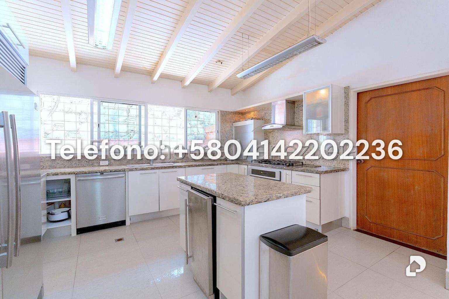 House in La Lagunita Country Club, Caracas – 17