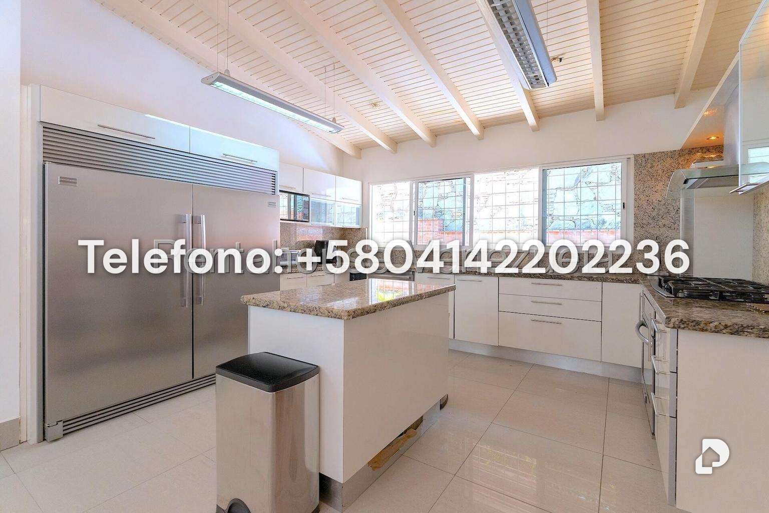 House in La Lagunita Country Club, Caracas – 18