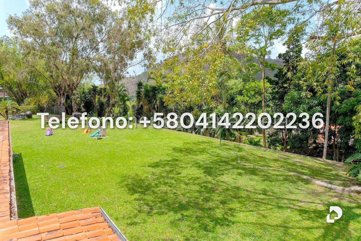 House in La Lagunita Country Club, Caracas – 46