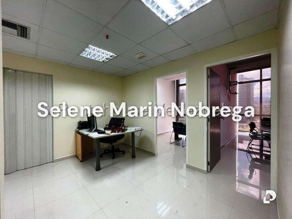 Oficina en Los Dos Caminos, Caracas – 11