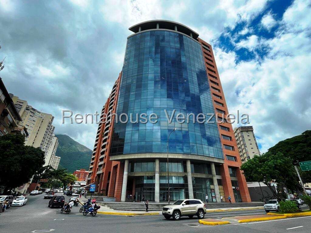 Oficina en Los Dos Caminos, Caracas - 1