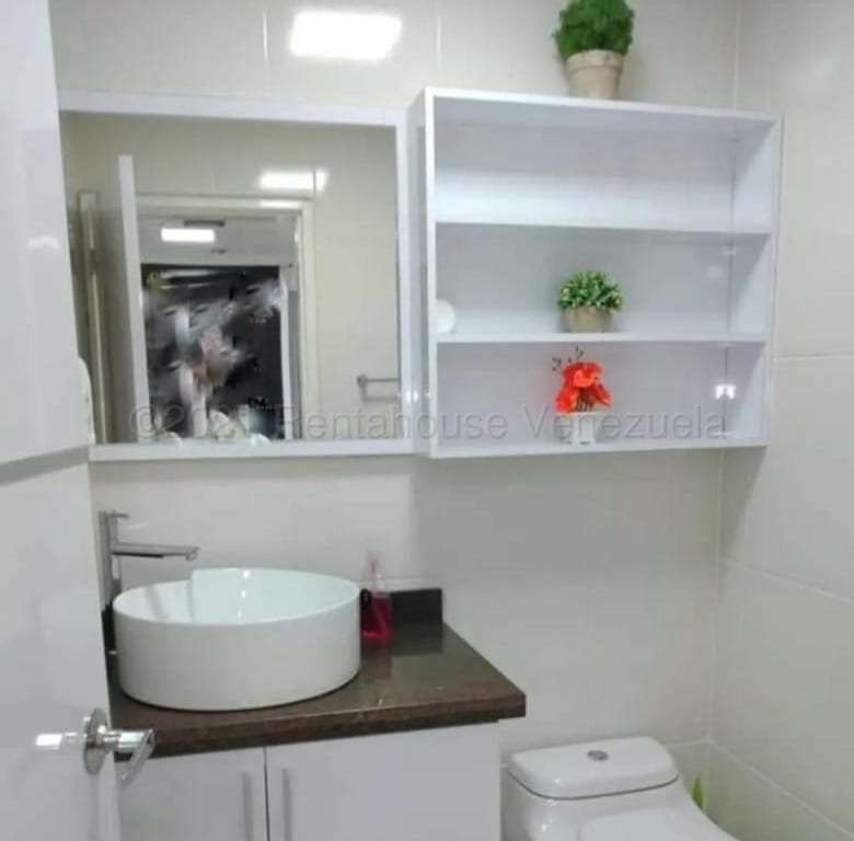 Local comercial en Vega Arriba, Guatire