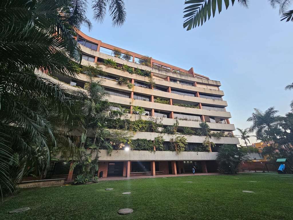 Apartamento en Campo Alegre, Caracas - 1