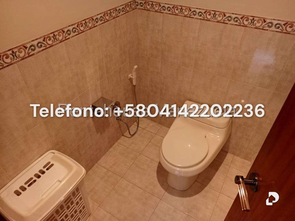 Casa en Oripoto, Caracas – 28