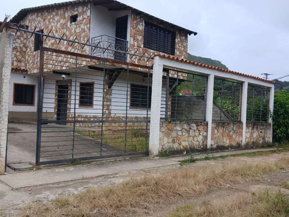 House in Caripe - 1