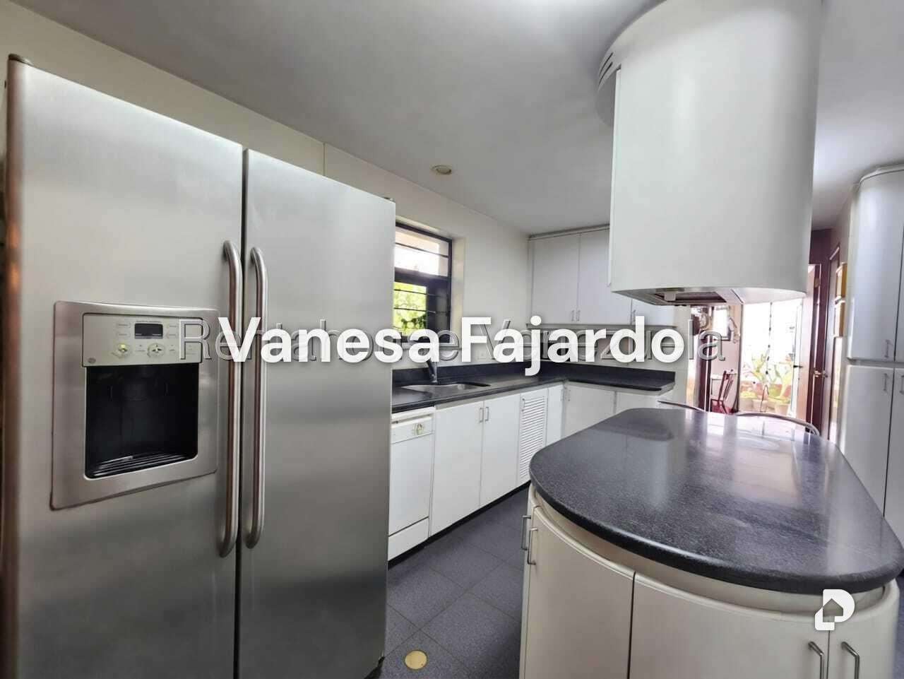 Casa en Alto Prado, Caracas – 22