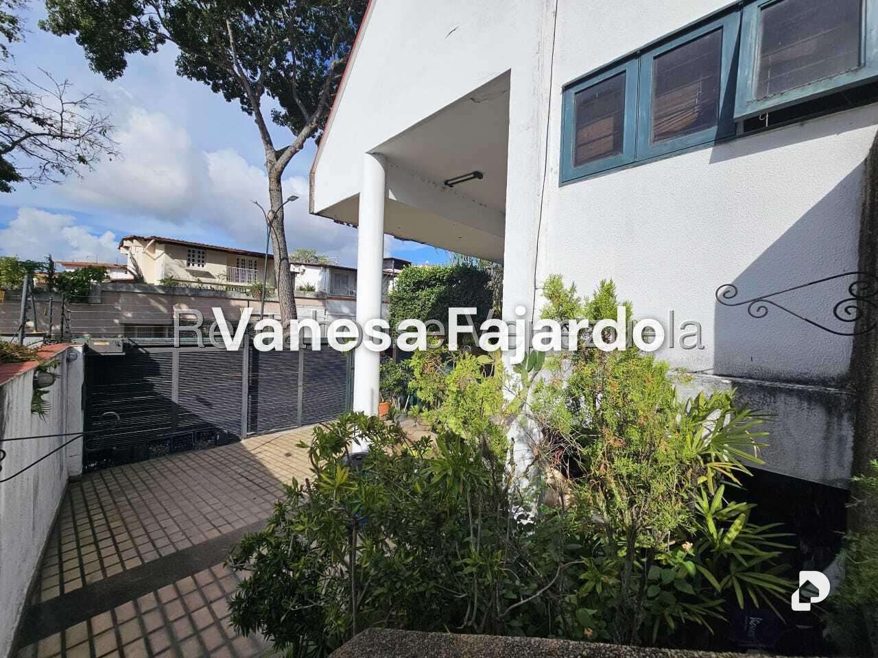 Casa en Alto Prado, Caracas – 30