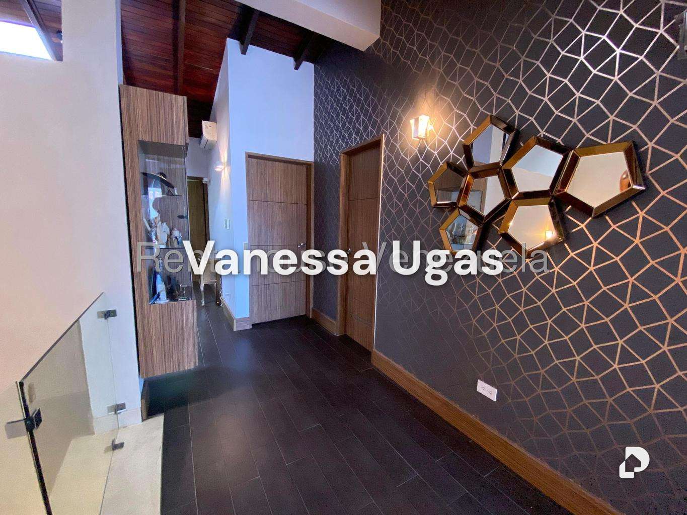 Casa en Alto Prado, Caracas – 11