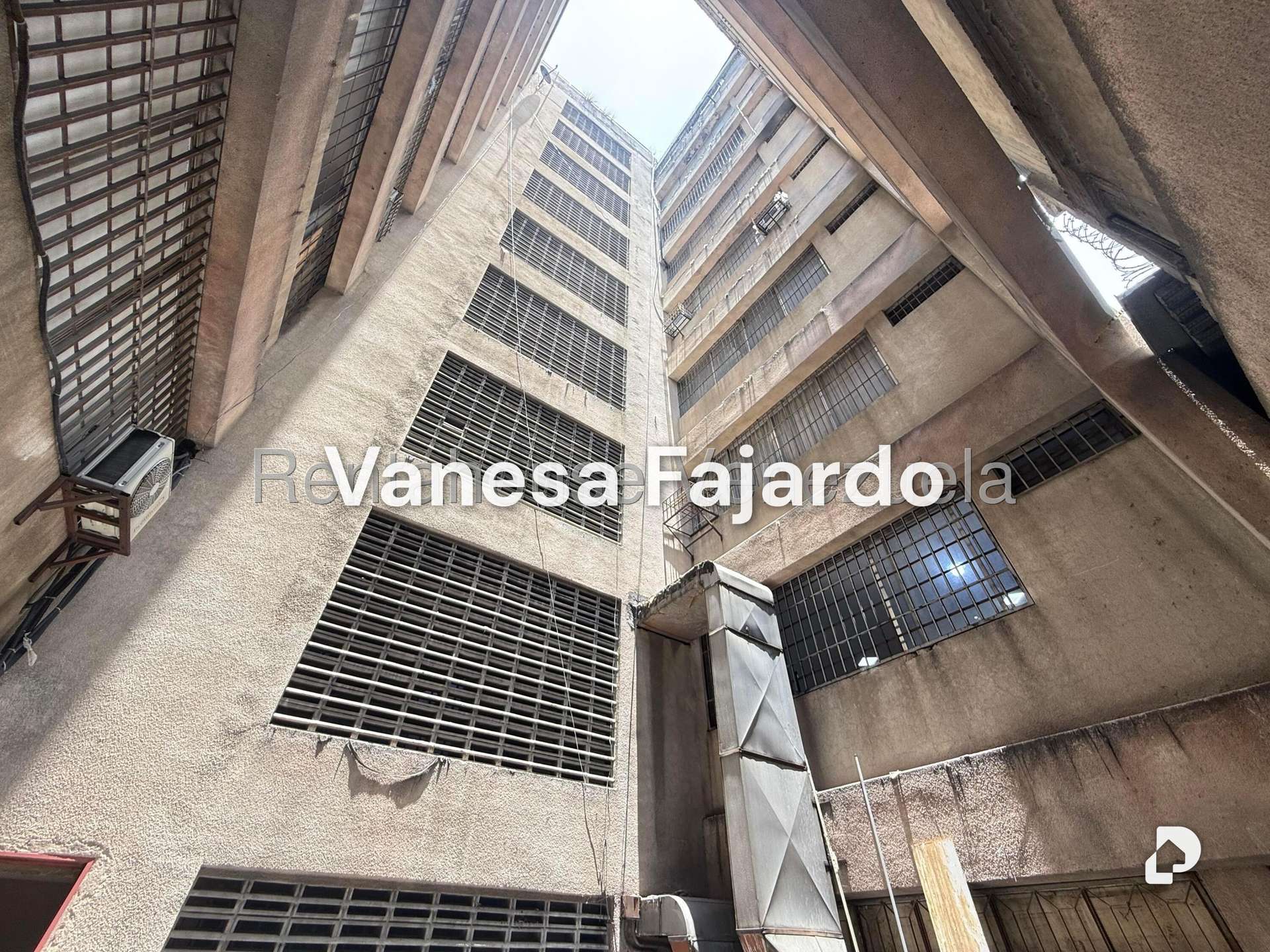 Edificio en Centro, Caracas – 13
