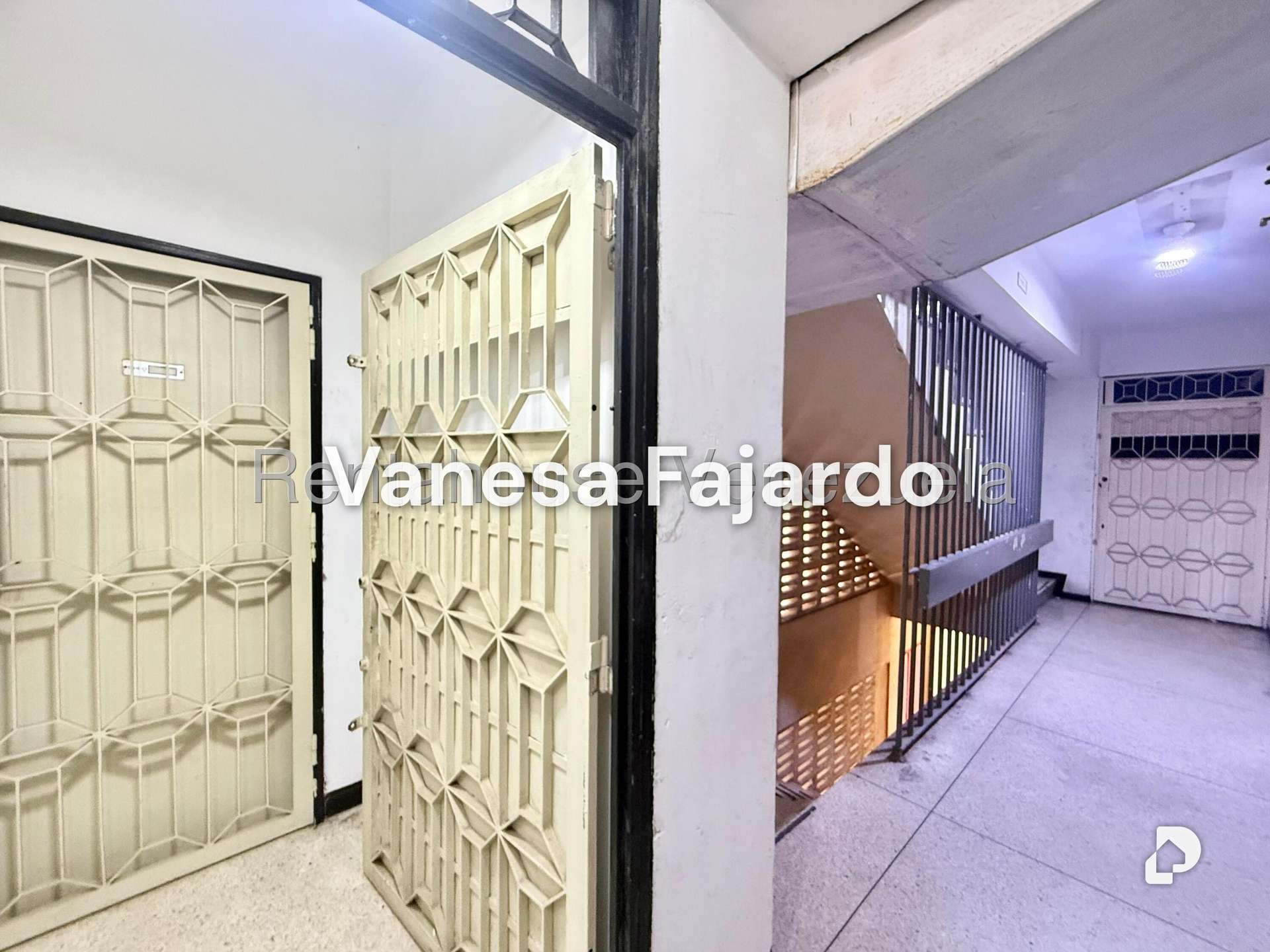 Edificio en Centro, Caracas – 11