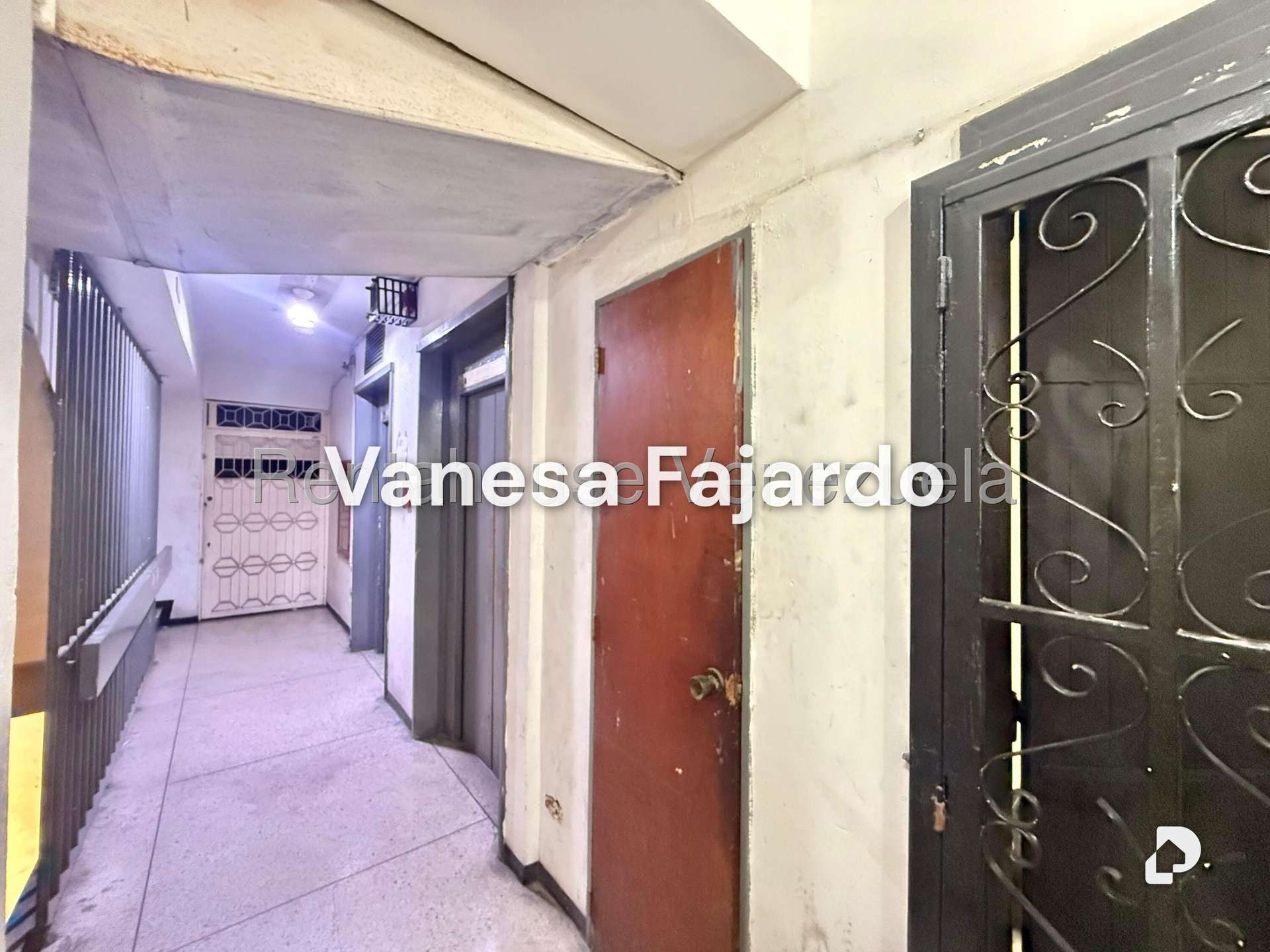 Edificio en Centro, Caracas – 8