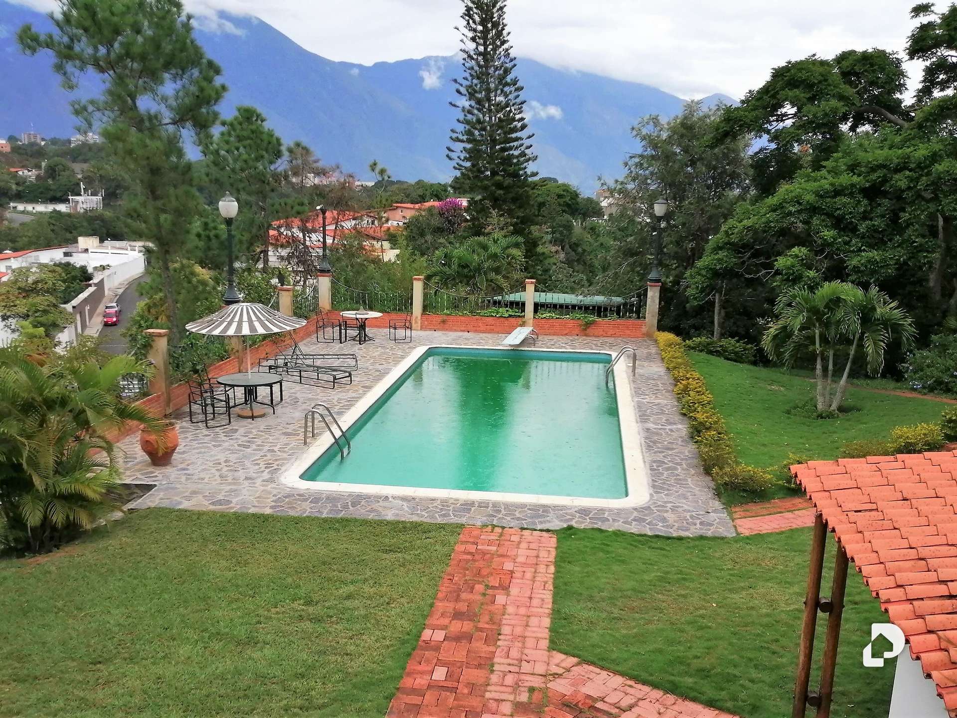 Casa en Cumbres de Curumo, Caracas – 17