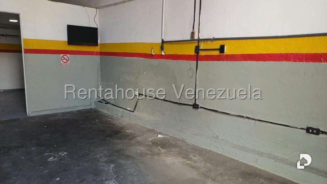 Local comercial en Bello Monte, Caracas – 4