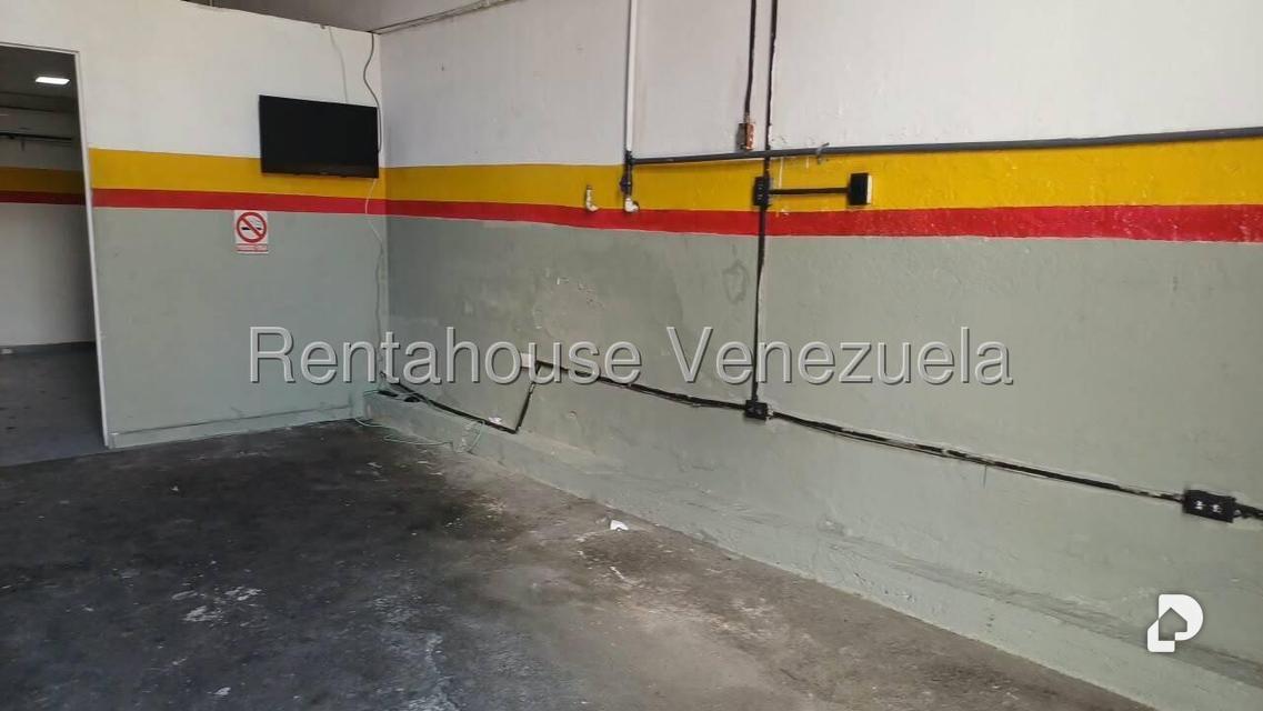 Local comercial en Bello Monte, Caracas – 4