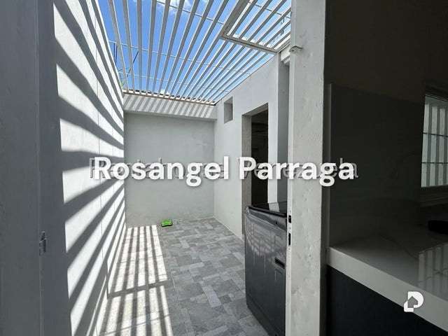 Townhouse en Flor Amarillo, Valencia – 8