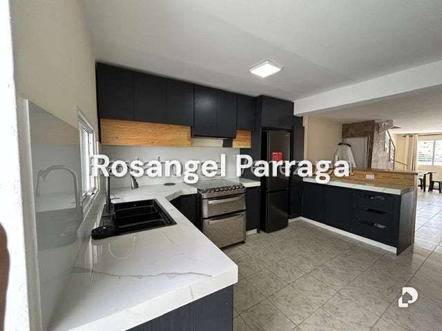 Townhouse en Flor Amarillo, Valencia – 3