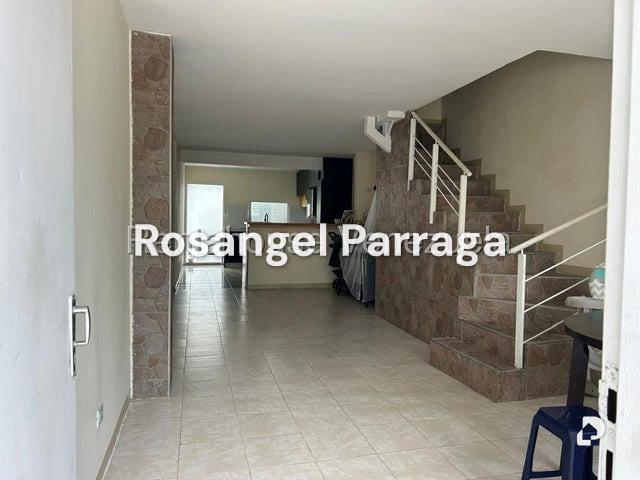 Townhouse en Flor Amarillo, Valencia – 2
