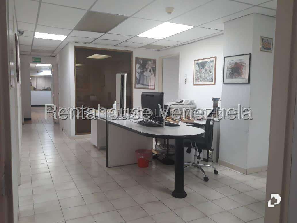 Edificio en La Urbina, Caracas – 10