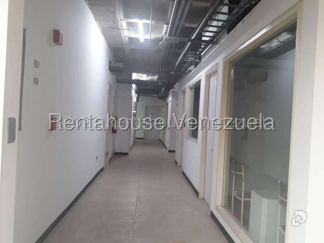 Edificio en La Urbina, Caracas – 6