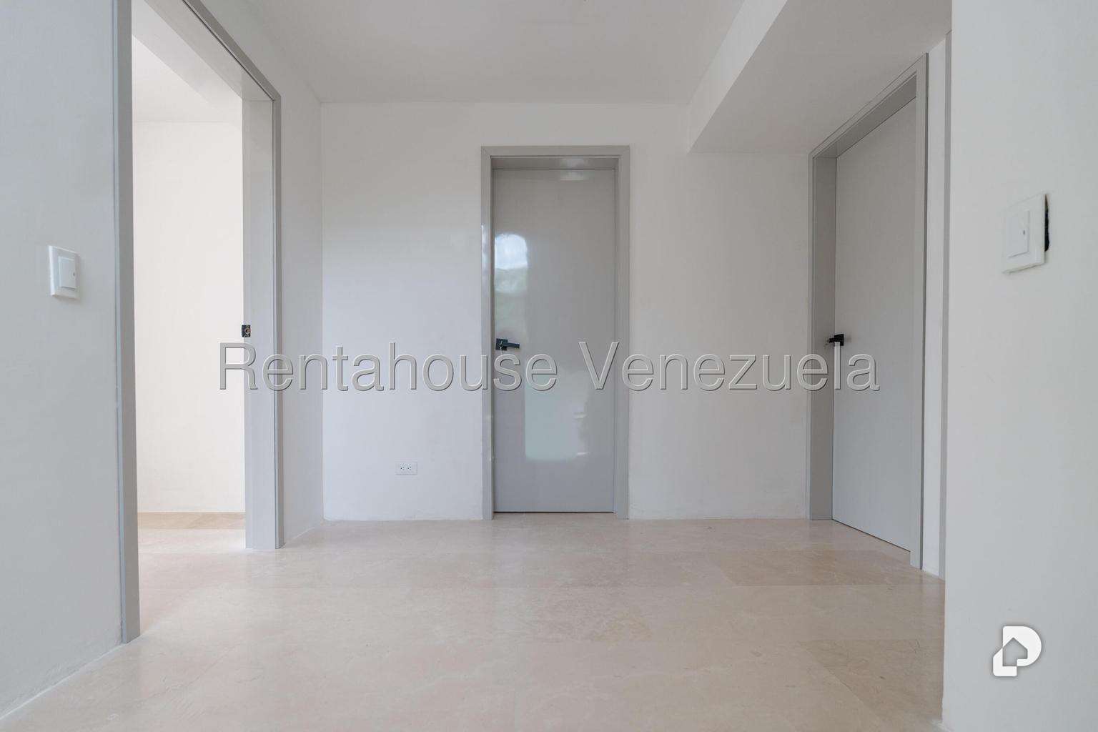 Casa en Los Naranjos (del Cafetal), Caracas – 28