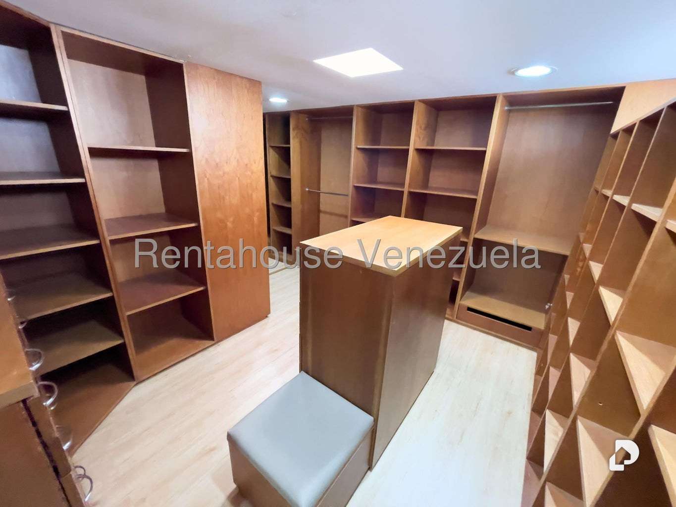 Casa en Santa Paula, Caracas – 46