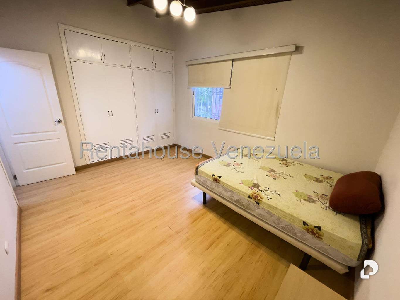 Casa en Santa Paula, Caracas – 28