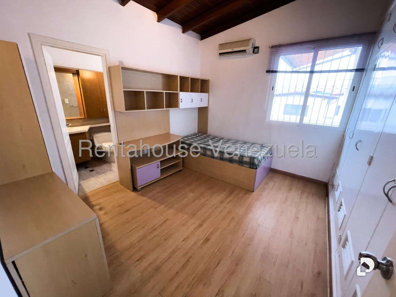 Casa en Santa Paula, Caracas – 32