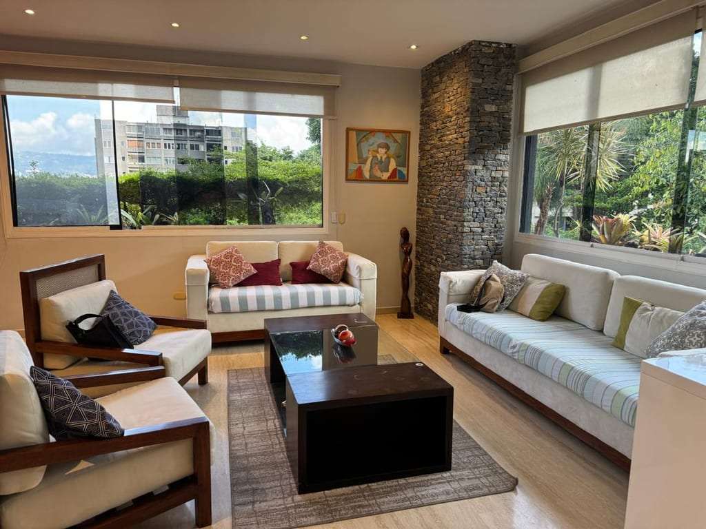 Apartamento en Los Palos Grandes, Caracas - 1