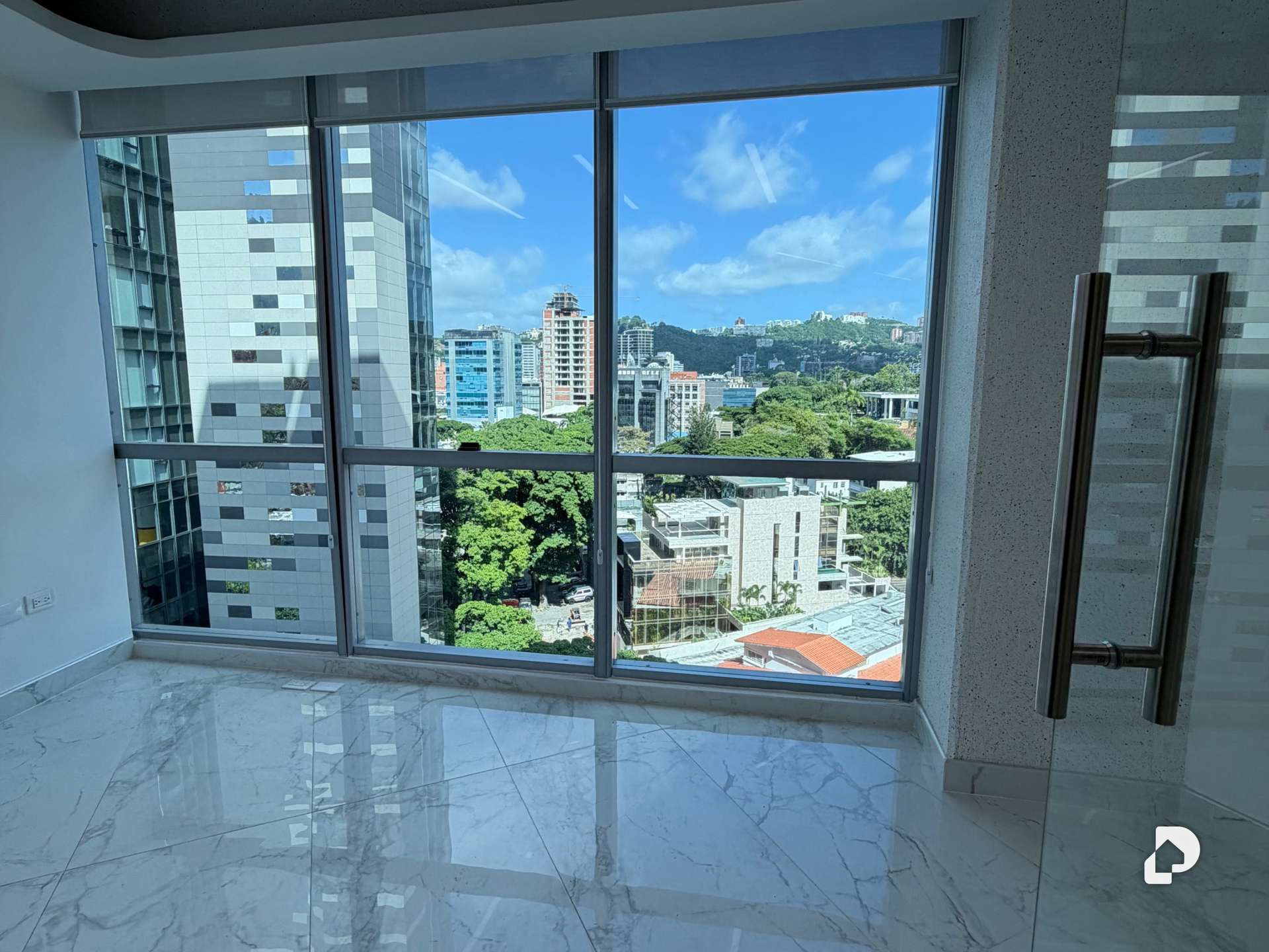 Oficina en Las Mercedes, Caracas – 6