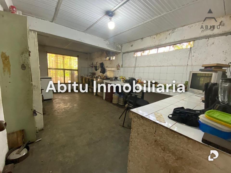 Building in El Cementerio, Caracas – 5