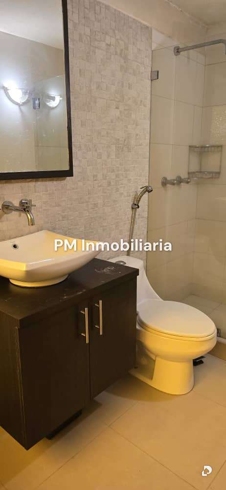 Casa en Colinas de Tamanaco, Caracas – 15