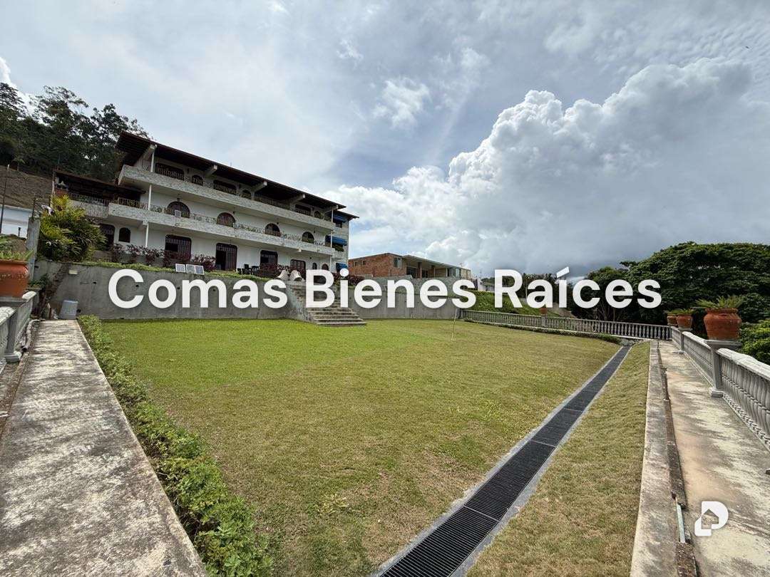 Casa en La Lagunita, Caracas – 1