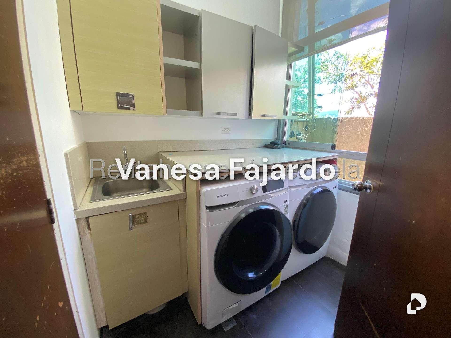Apartamento en Las Mesetas de Santa Rosa de Lima, Caracas – 29