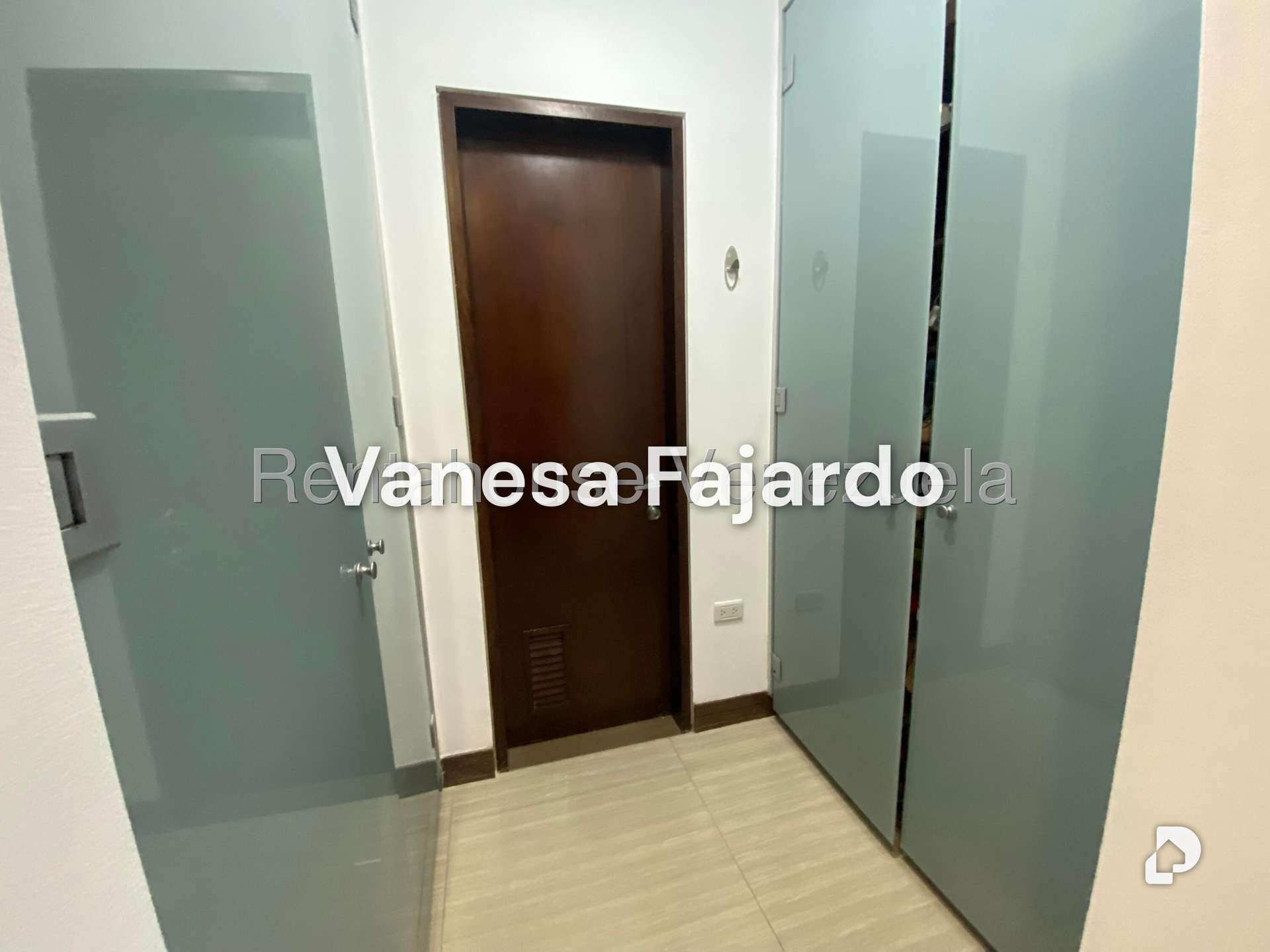 Apartamento en Las Mesetas de Santa Rosa de Lima, Caracas – 17