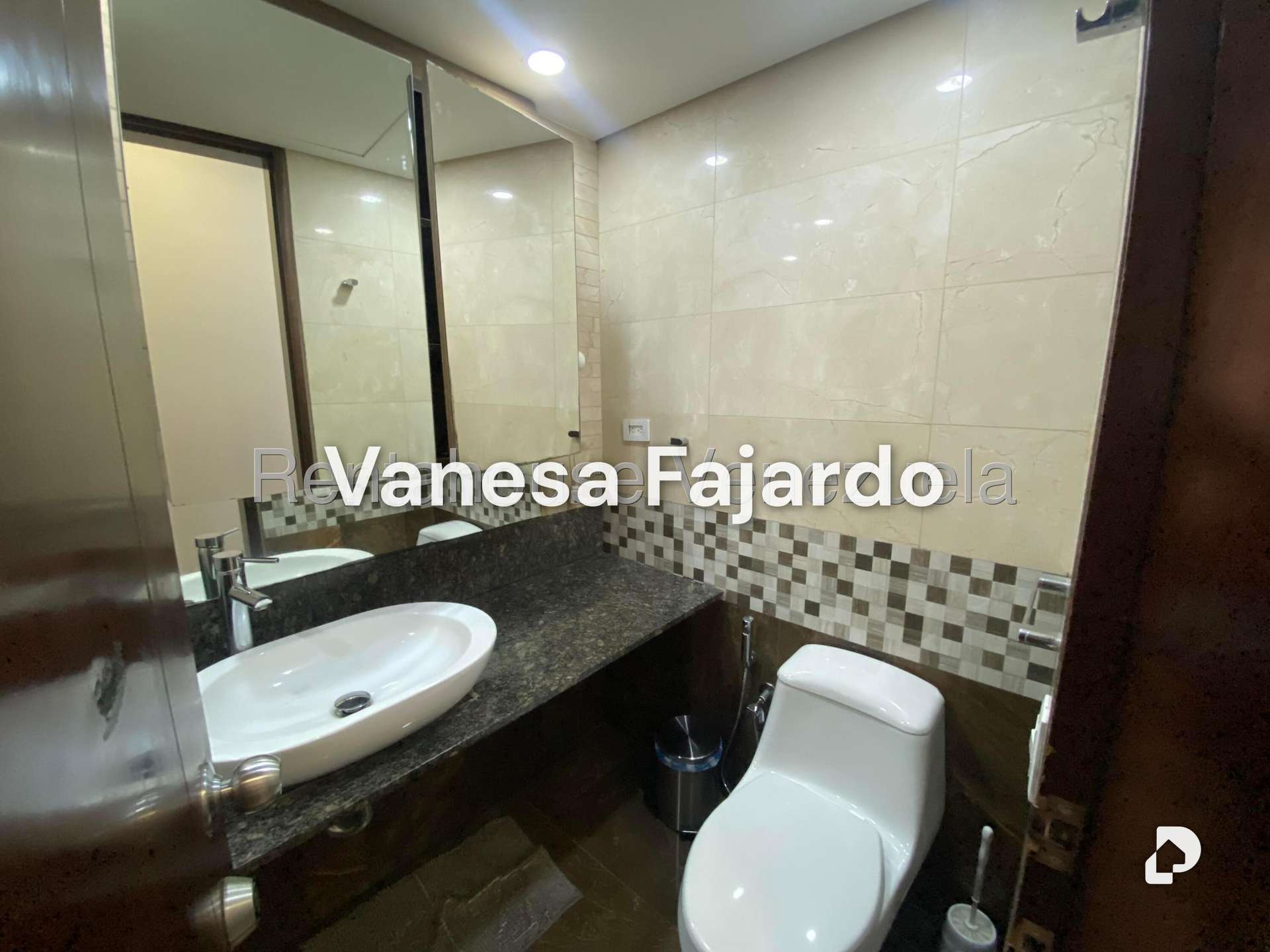 Apartamento en Las Mesetas de Santa Rosa de Lima, Caracas – 10