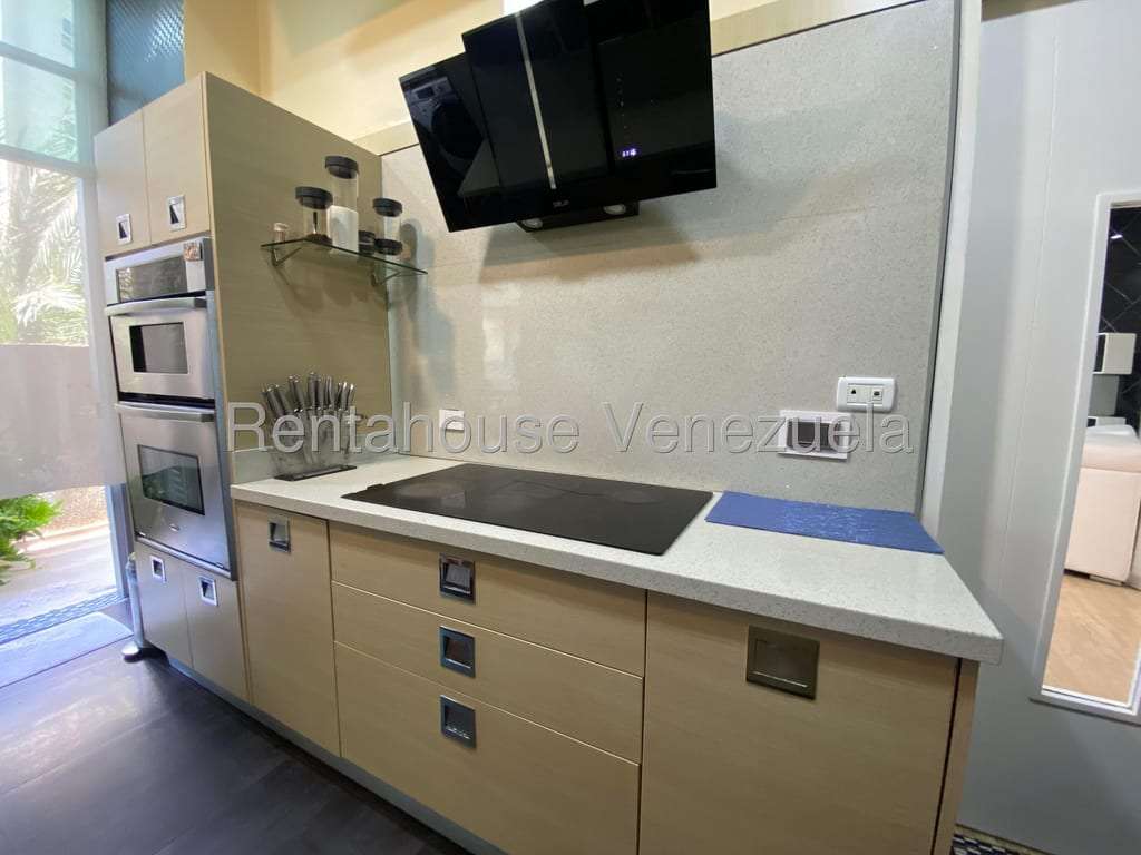 Apartamento en Las Mesetas de Santa Rosa de Lima, Caracas