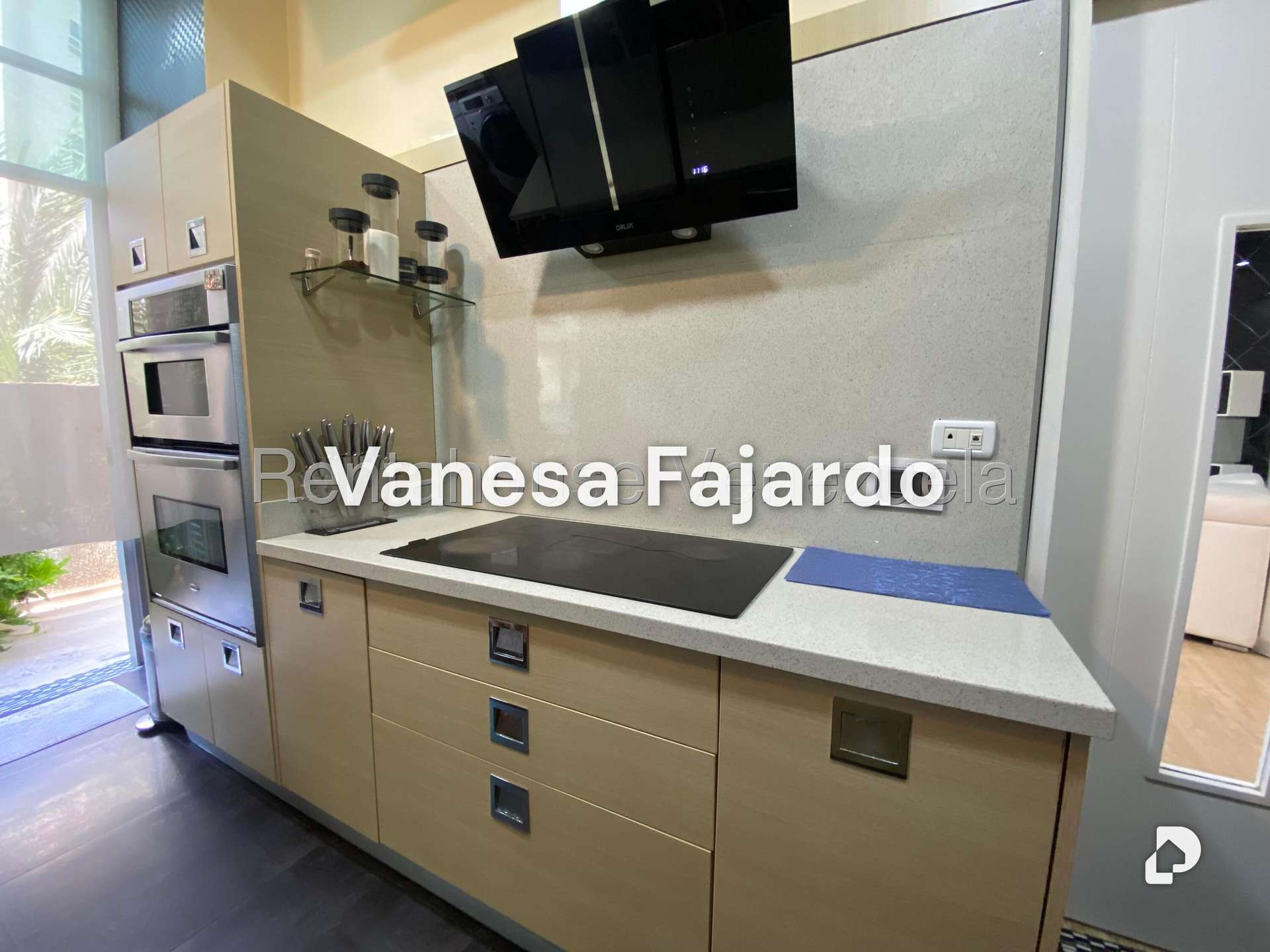 Apartamento en Las Mesetas de Santa Rosa de Lima, Caracas – 24