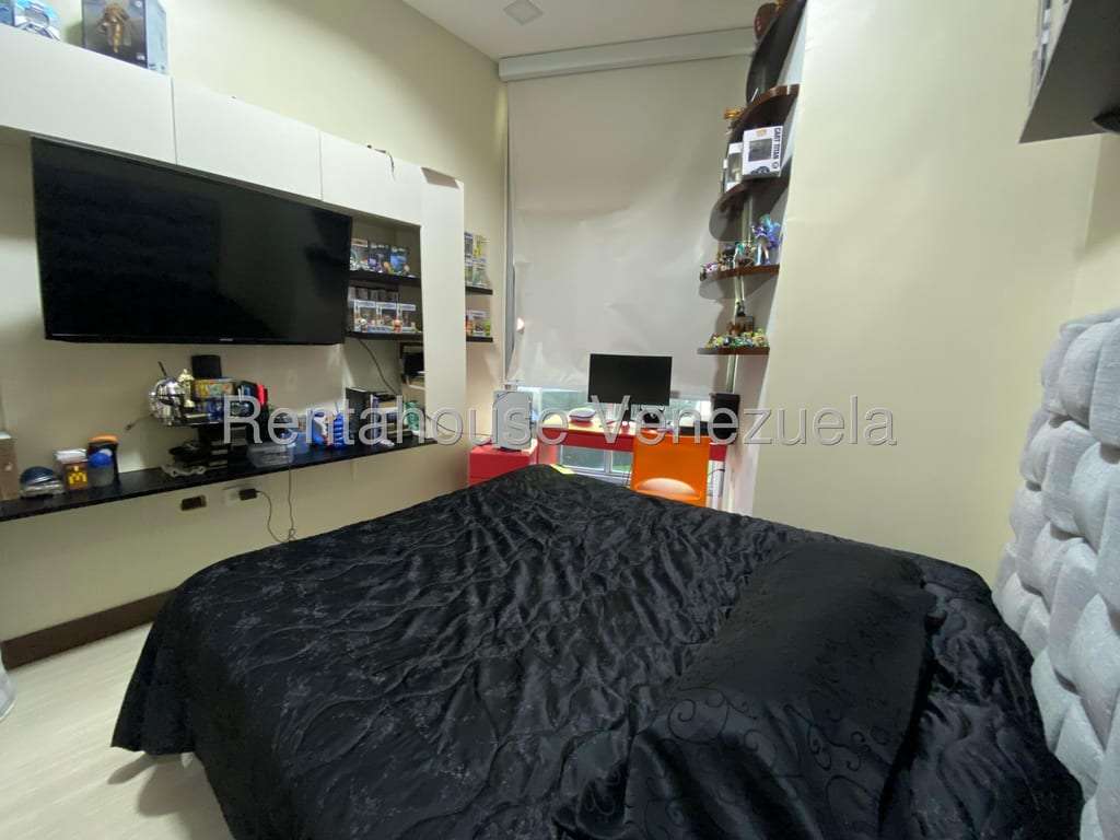 Apartamento en Las Mesetas de Santa Rosa de Lima, Caracas
