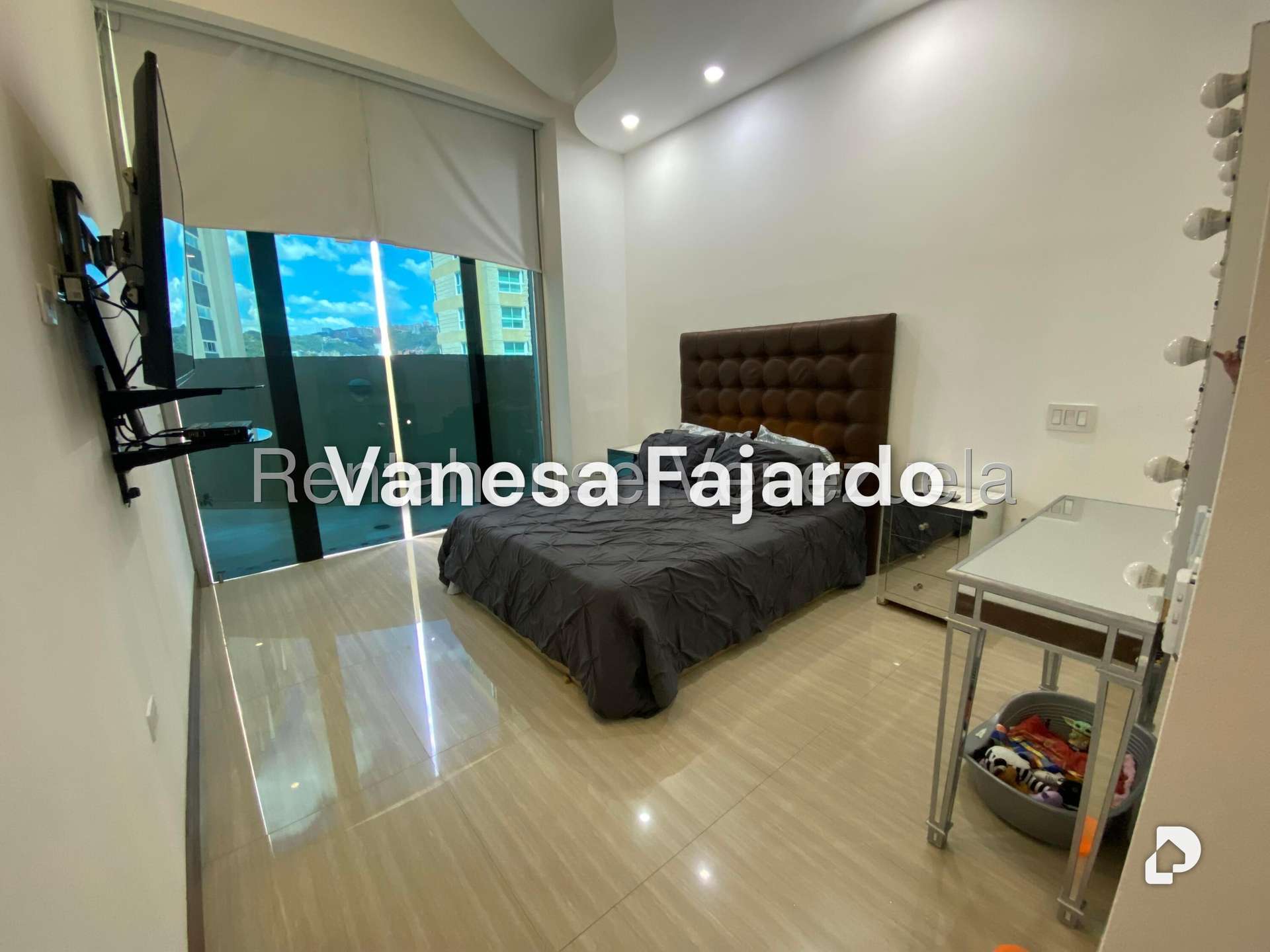 Apartamento en Las Mesetas de Santa Rosa de Lima, Caracas – 30