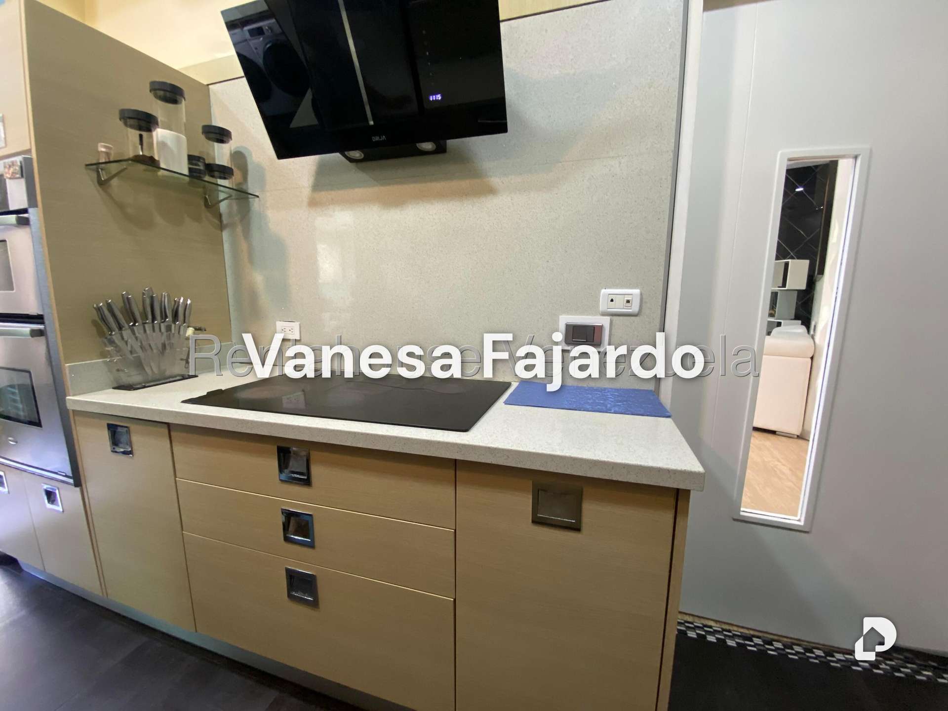 Apartamento en Las Mesetas de Santa Rosa de Lima, Caracas – 23