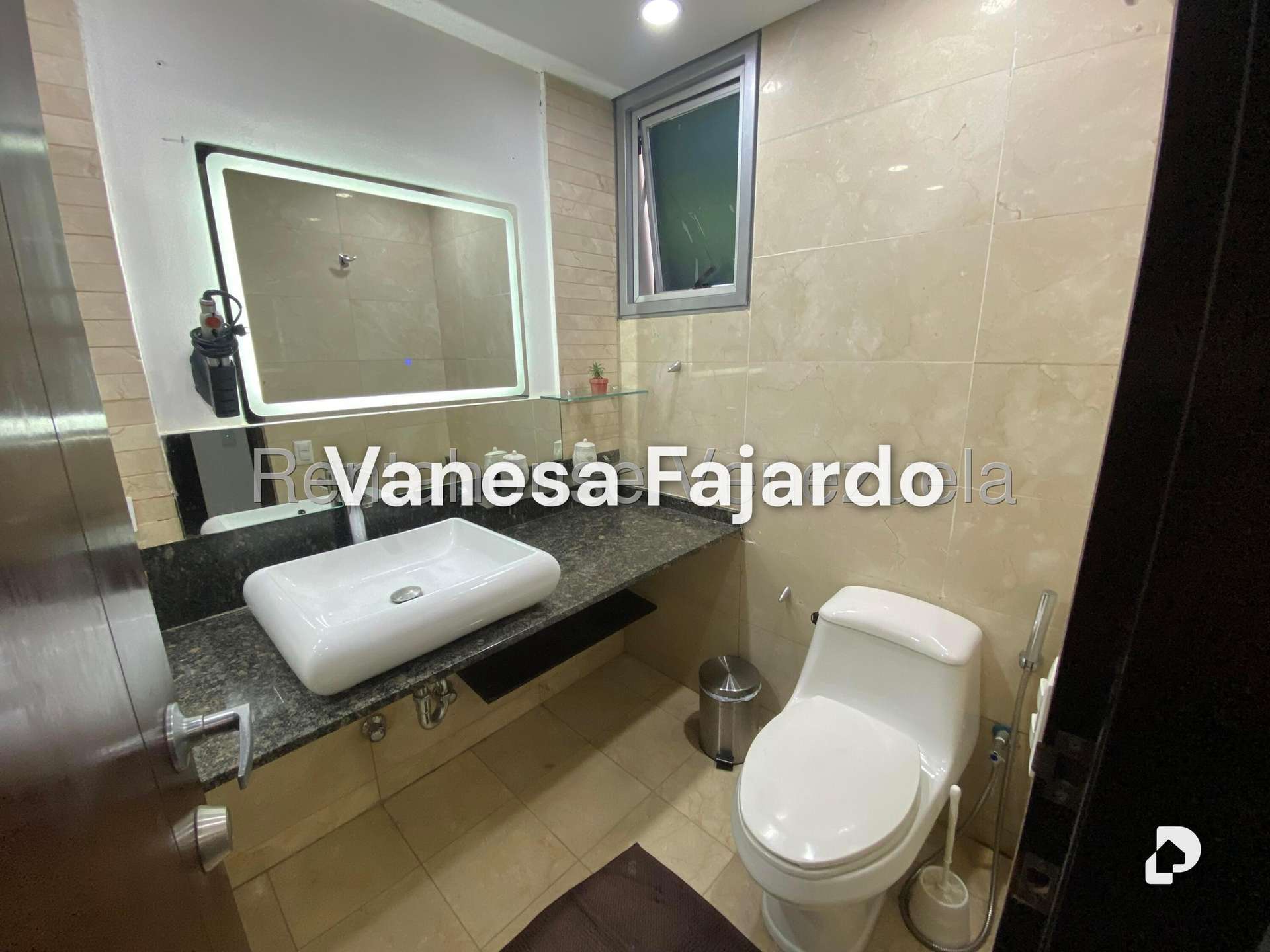 Apartamento en Las Mesetas de Santa Rosa de Lima, Caracas – 19