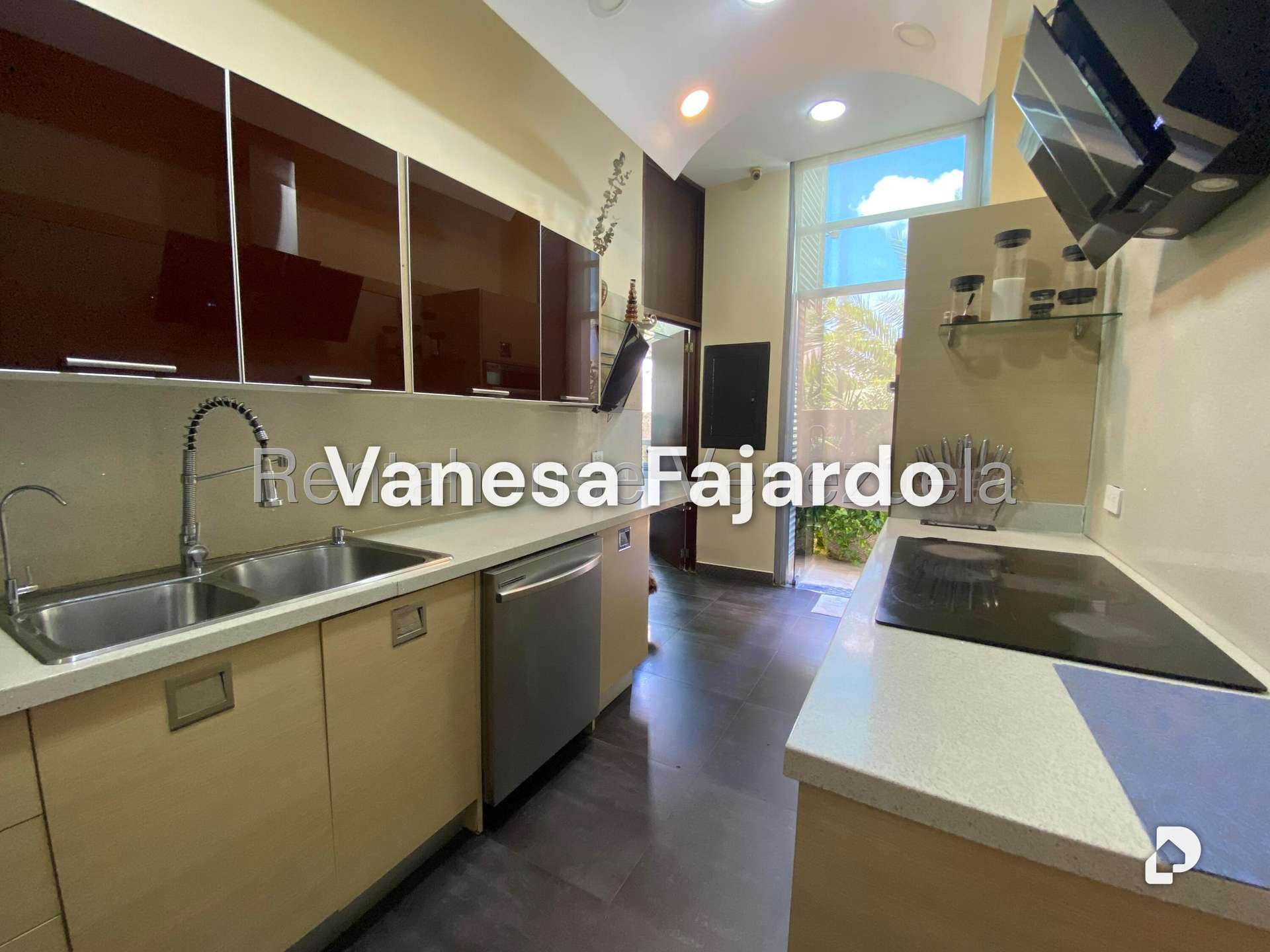 Apartamento en Las Mesetas de Santa Rosa de Lima, Caracas – 22
