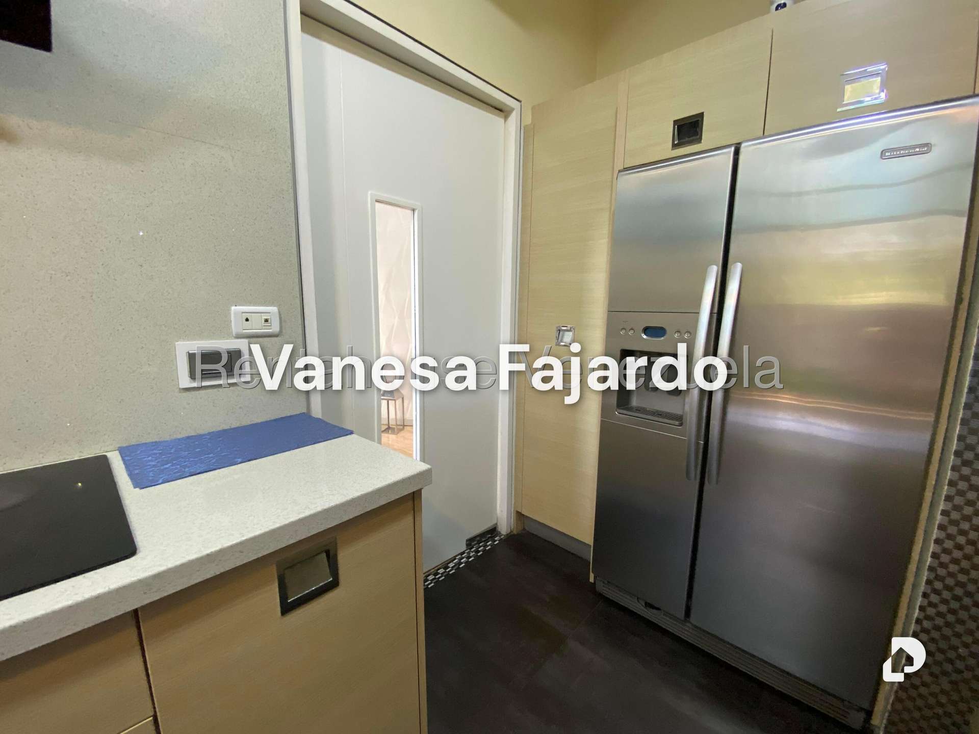 Apartamento en Las Mesetas de Santa Rosa de Lima, Caracas – 25