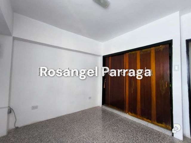Apartamento en Parroquia Urbana San José, Valencia – 11