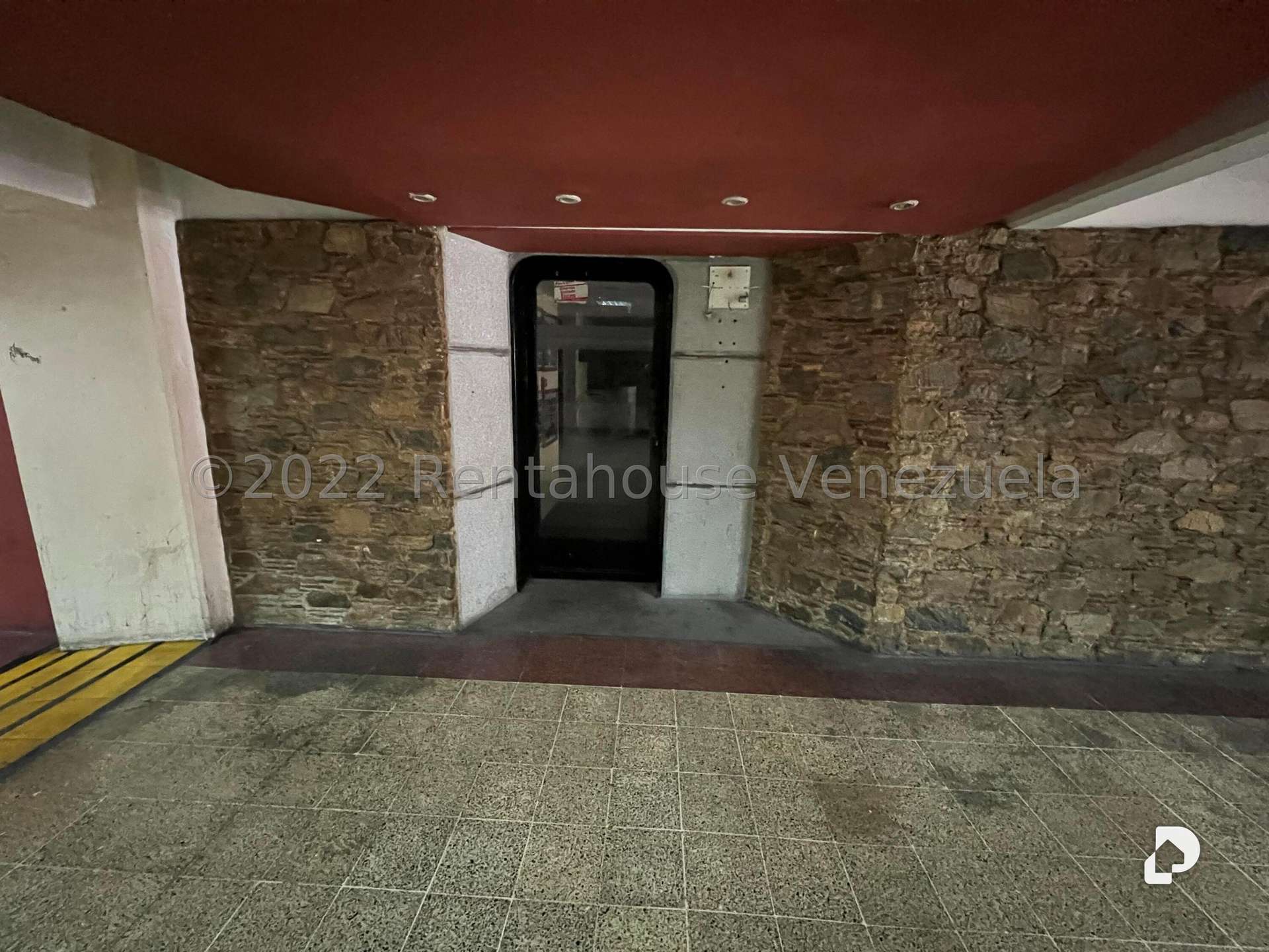 Local comercial en Los Palos Grandes, Caracas – 2