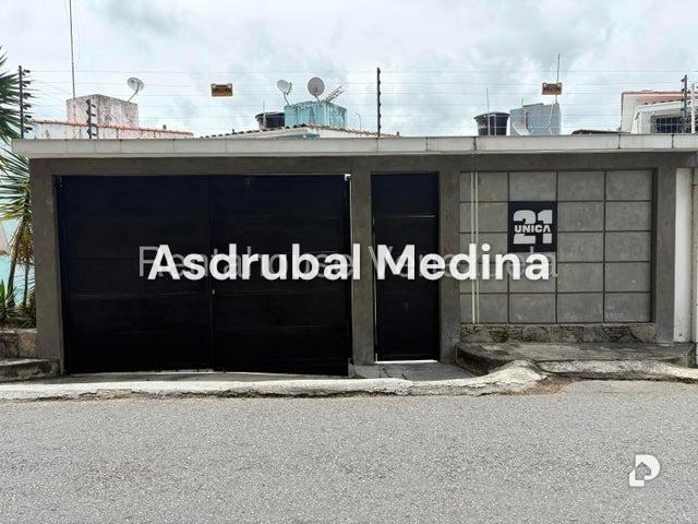 Casa en Lomas De La Trinidad, Caracas – 1