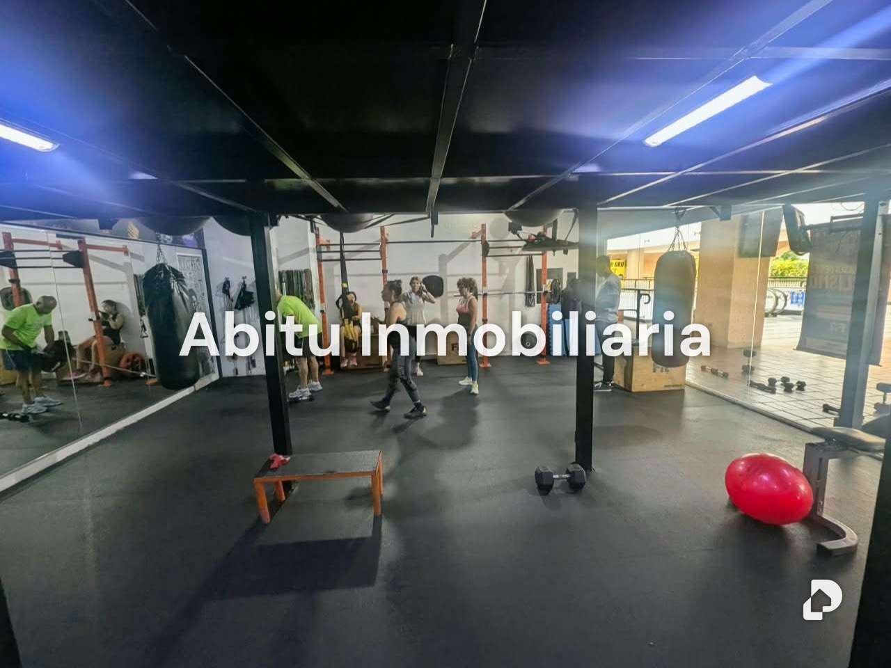 Local comercial en Prados del Este, Caracas – 11